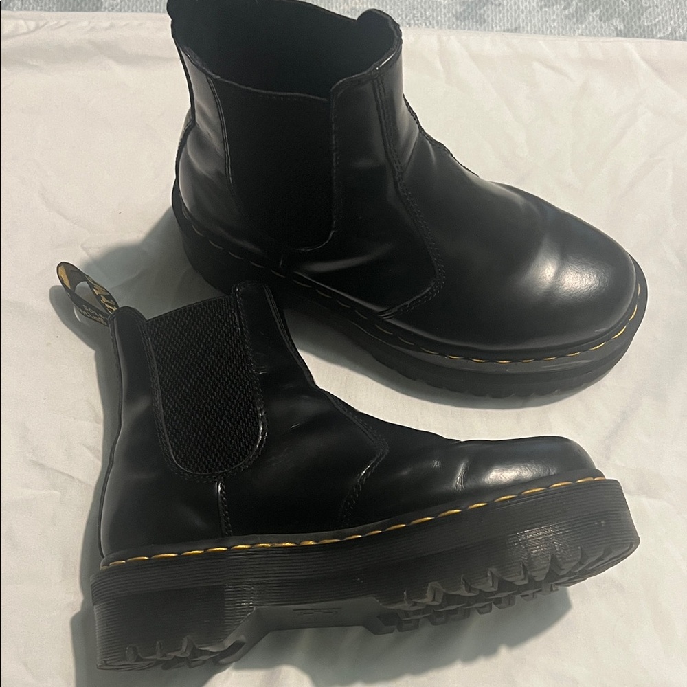 Dr. Martens 2976 QUAD Black Leather Ankle Boots
